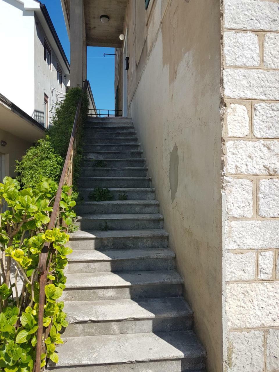 Apartman Natalia 티바트 외부 사진
